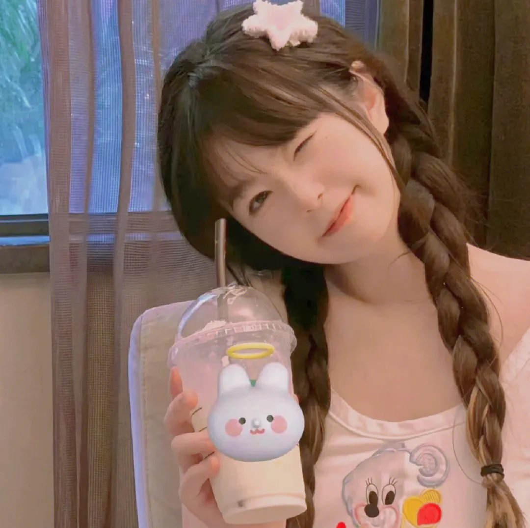 冲浪女孩布鲁娜